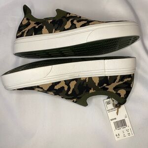 Reebok Onlux Slip-On Women's Camouflage Comfort Shoes MemoryTech Size 6.5